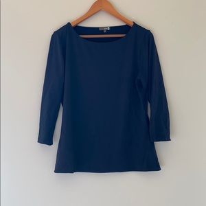 black/ blue long sleeve shirt